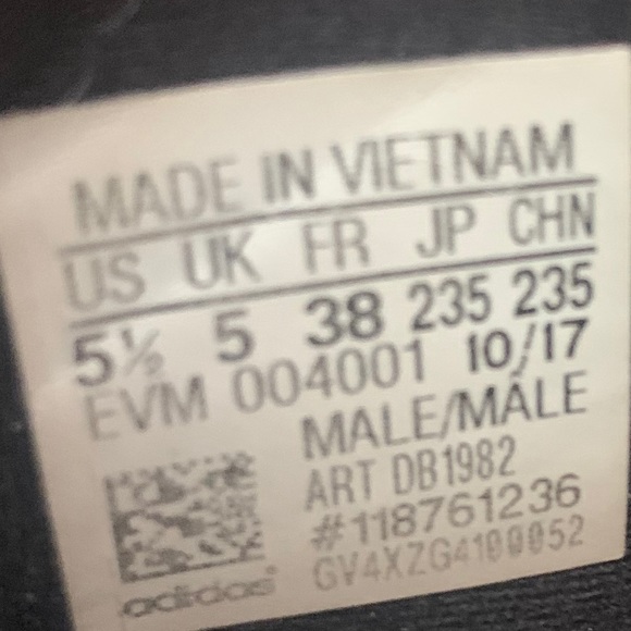 adidas shoes - Picture 3 of 3